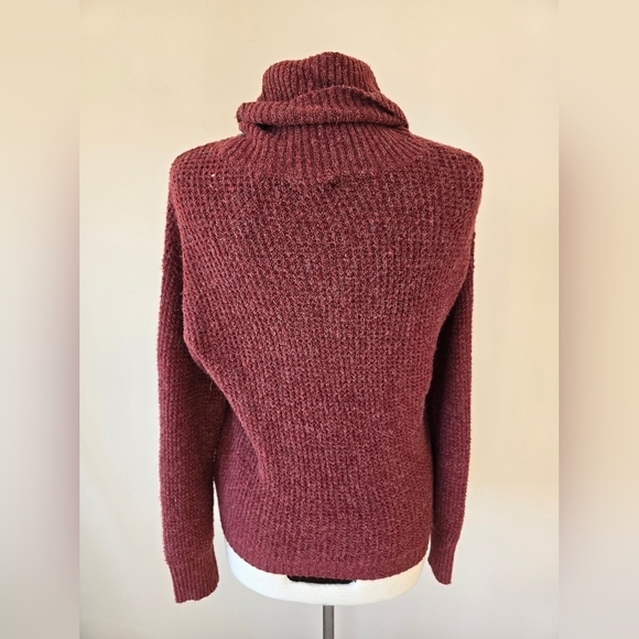 NWT ABOUND Rust Red Turtle Neck Soft And Stretchy Women's Size XS. - Picture 6 of 6